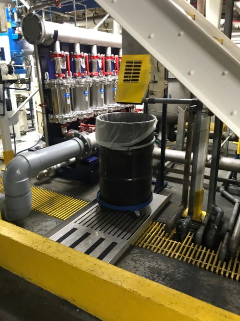 fca_jnap_maggie_mg2600_6station_smart_drum_plus_paint_pretreatment_metal_and_weld_ball_removal_7.JPG